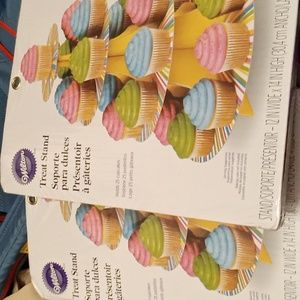 Wilton Pair Of Treat Stands Hold 25 Cupcakes Each